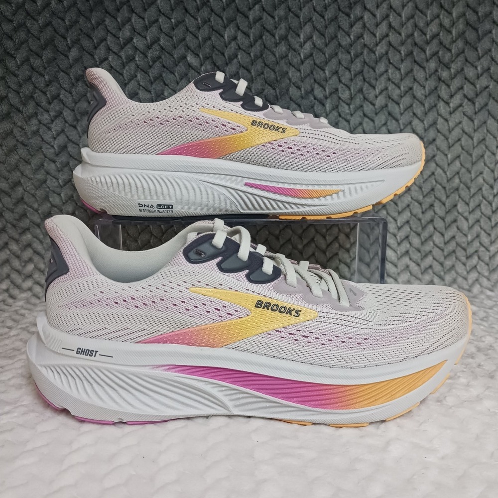 Brooks Ghost 17 Oyster Apricot Pink Women's Walking Running Shoes Size 7.5